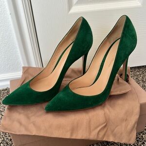 Elegant Green Suede Pumps